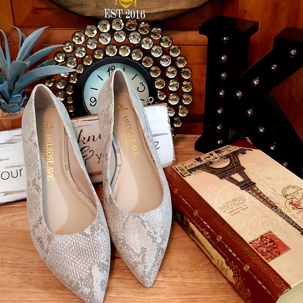 Melrose Ave Wedge